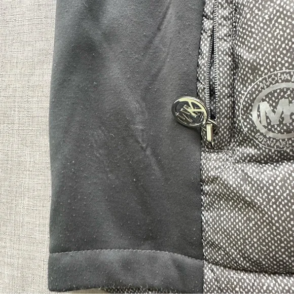 Michael Kors Puffer Vest - Picture 6 of 8